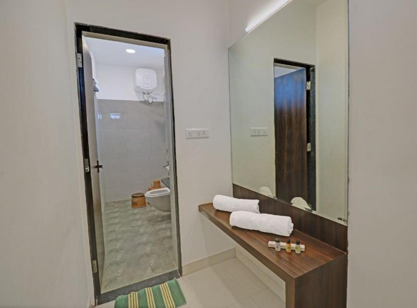Hotel Bhairav Bagh With Swimming Pool Udajpur Exteriér fotografie